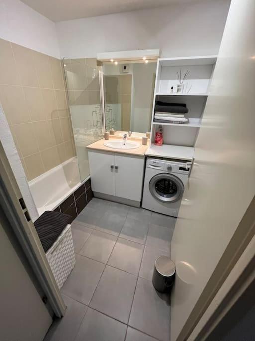 Joli Appt 45 M2 Avec Terrasse Lunel (Herault) Exterior photo